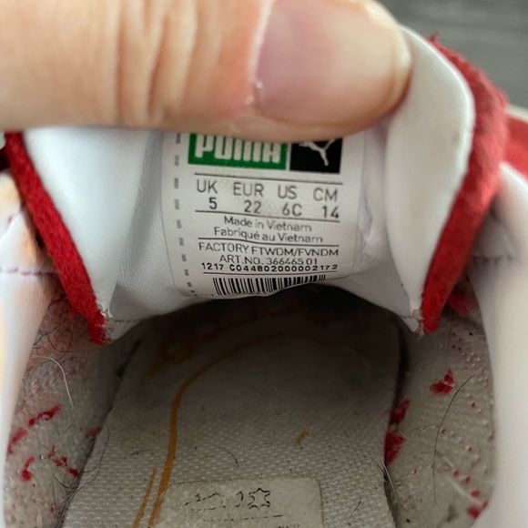 Special 50th Anniversary Puma x hello kitty toddler size 5C or 6C - Picture 3 of 5